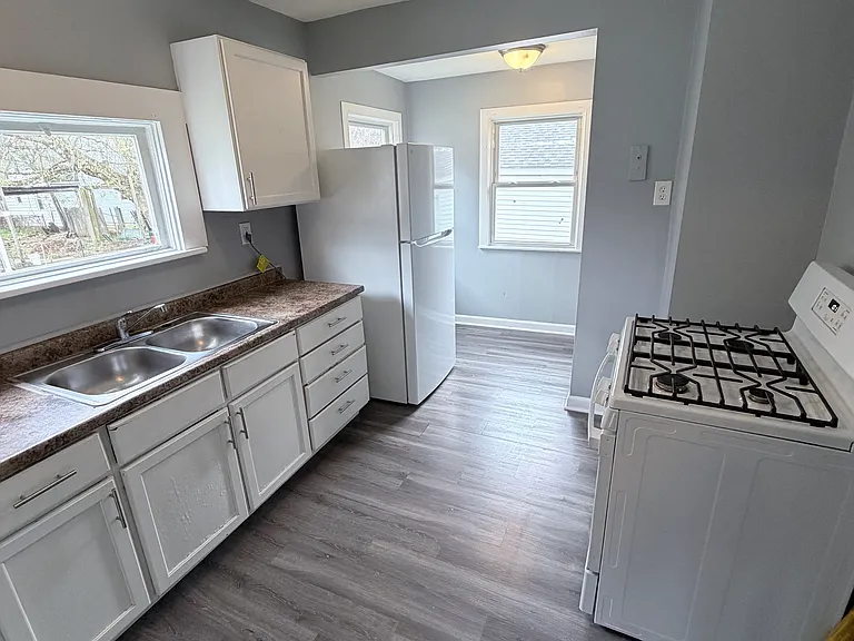 1245 Kansas Ave — Photo 4