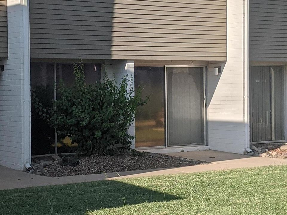 2nd image of 1705 S Jones Blvd #D12
