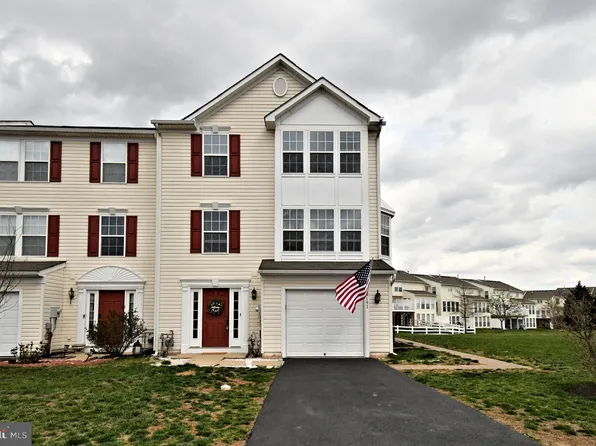 191 S Savanna Dr, Pottstown, PA 19465