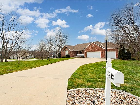 2nd image of 4203 SE Willow Ridge Ct