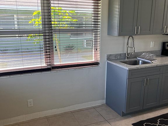 3rd image of 909 NW 30th Ct APT 6