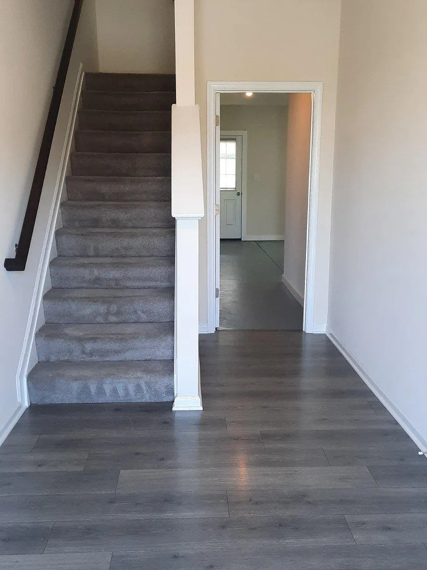 3 bed, 2.5 bath, 2000 sqft, $2,010 — Photo 3