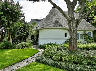5555 Aspen St, Bellaire, TX 77401