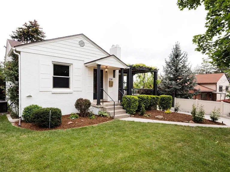 2318 E Kensington Ave — Photo 4