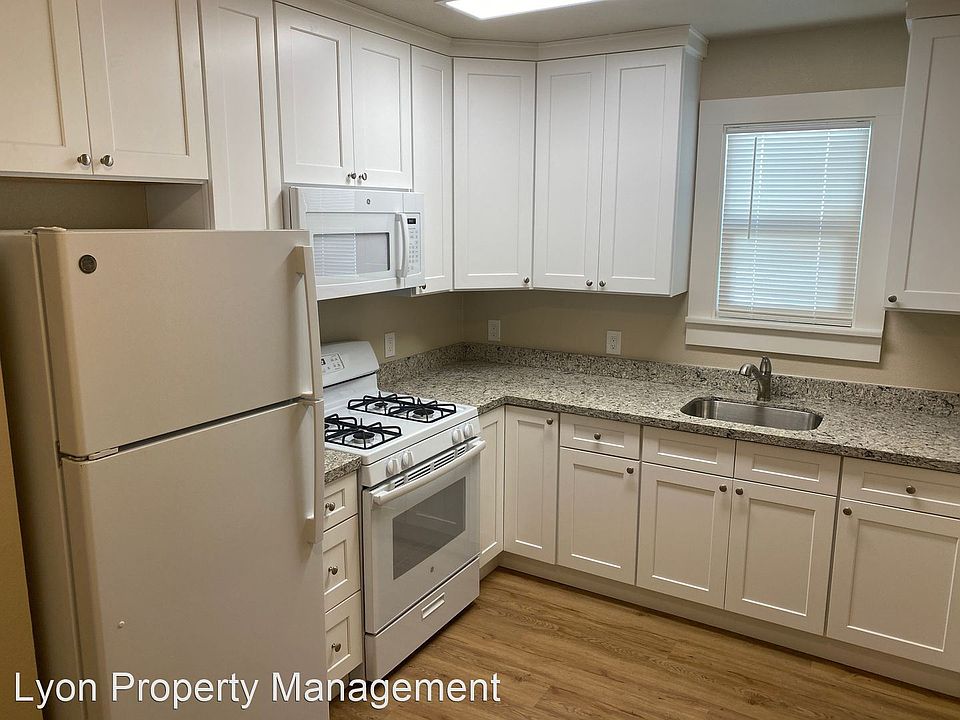 1st image of 125 College St #2