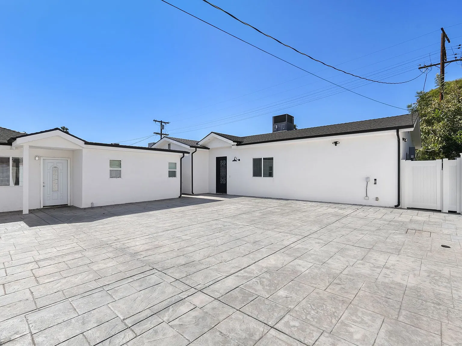 3 bed, 1200 sqft, $4,000 — Photo 3