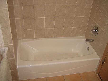 4th image of 1019 19th Ave SE APT 1