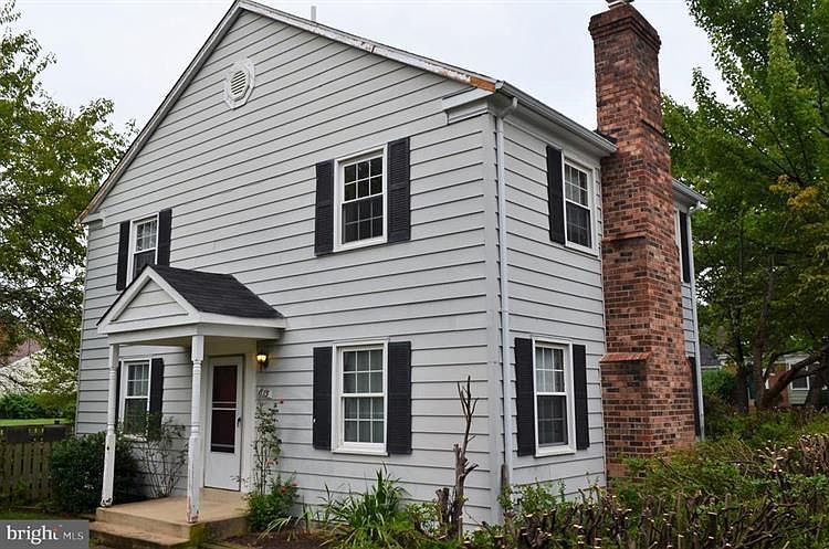 1st image of 815 Sycamore Ct