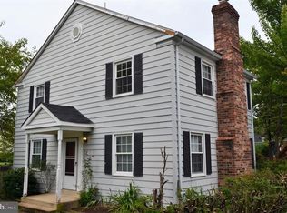 815 Sycamore Ct, Herndon, VA 20170