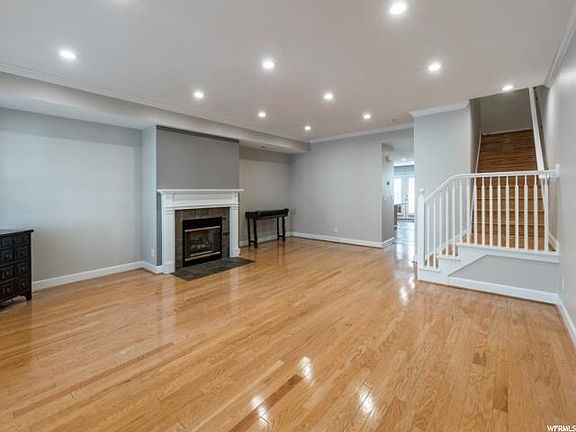 4th image of 926 E Sage Park Ln #5B