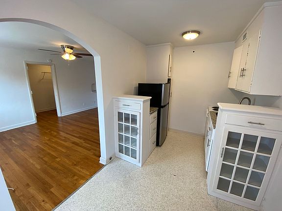 3rd image of 2330-2334 N High St #2332-09