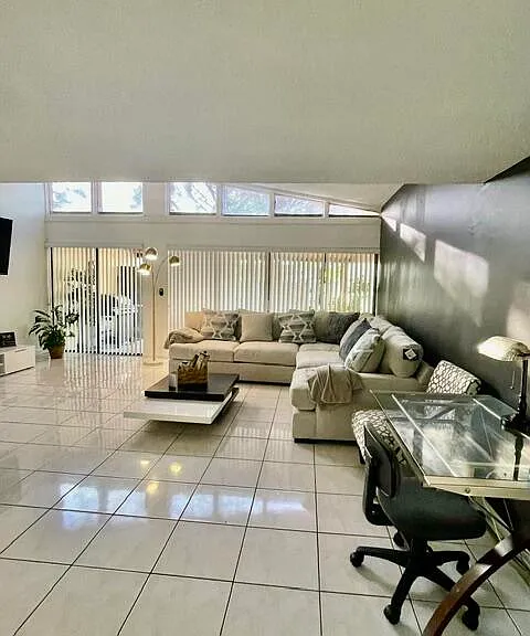 1453 White Pine Dr — Photo 2
