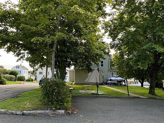 2nd image of 20 Golden Hill Rd #2