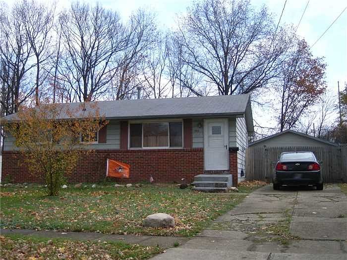 1st image of 944 Rosewood Dr