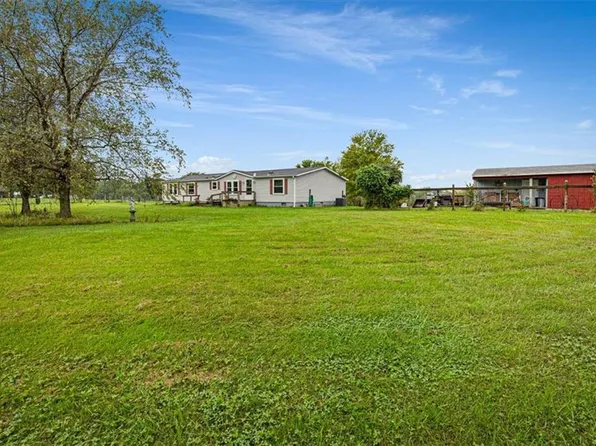 5636 SE Perrin Rd, Lathrop, MO 64465