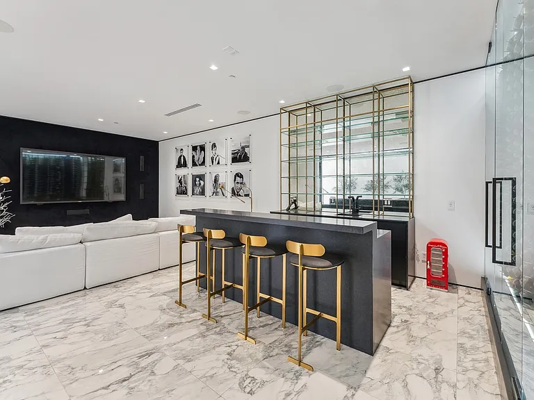 213 S La Peer Dr — Photo 85