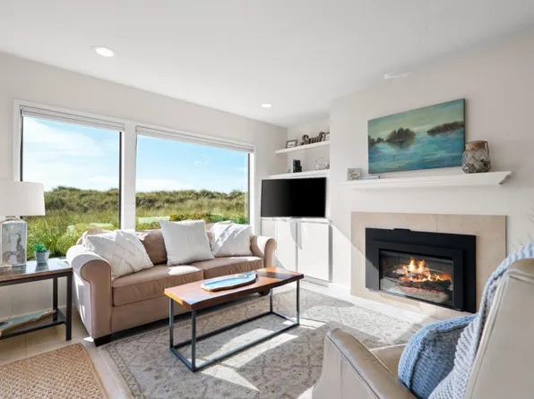 101 Shell Dr #208, Watsonville, CA 95076