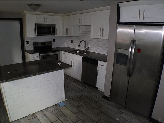 4th image of 1202 N Ferrell St