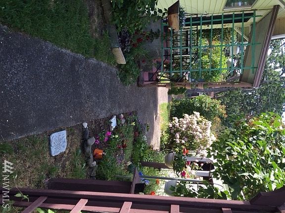 942928_3