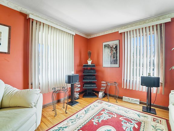 5th image of 2105 Watson Blvd