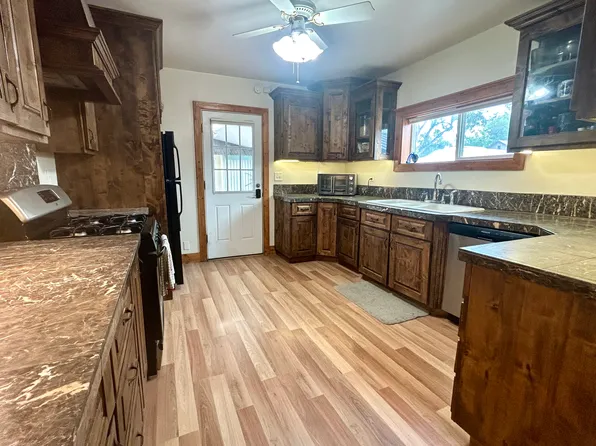 805 N 5th St, Montrose, CO