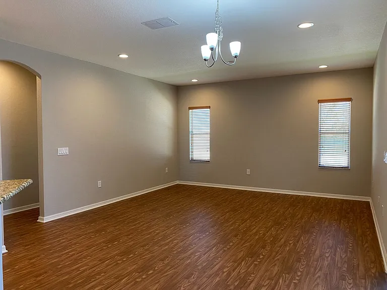 481 Pheasant Dr — Photo 8