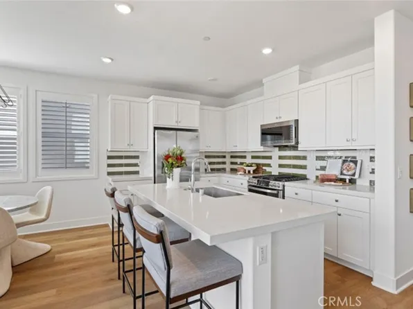470 Lobata, Irvine, CA 92618