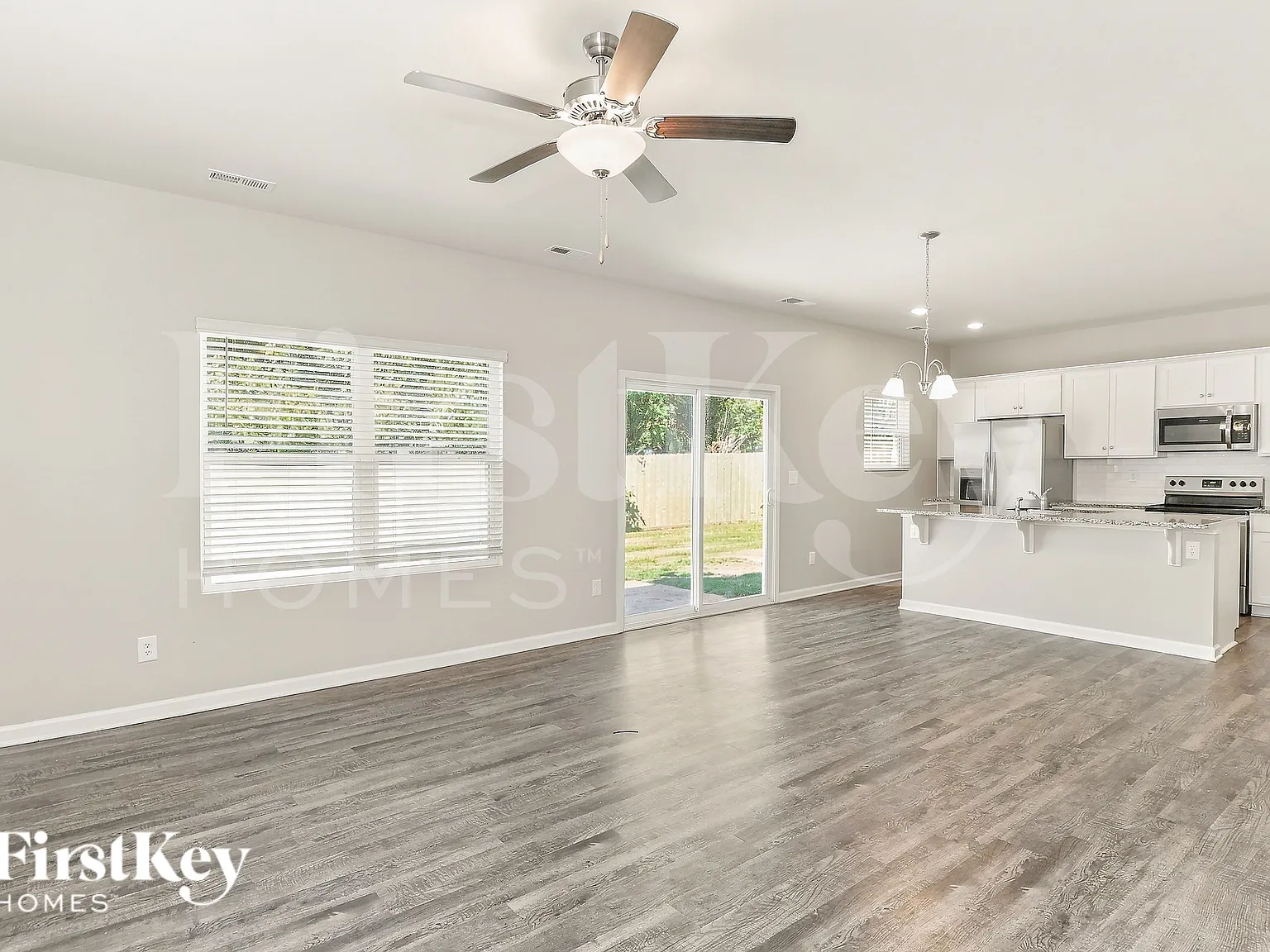 4 bed, 2.5 bath, 1841 sqft, $2,200 — Photo 4