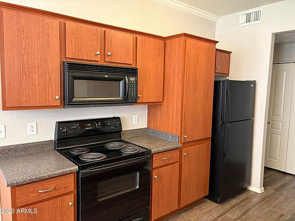 4th image of 1941 S Pierpont Dr #2144