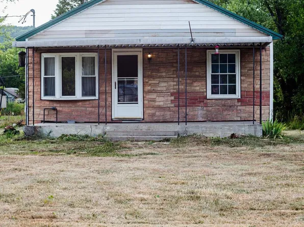 220 Old County Rd, Green Spring, WV 26722