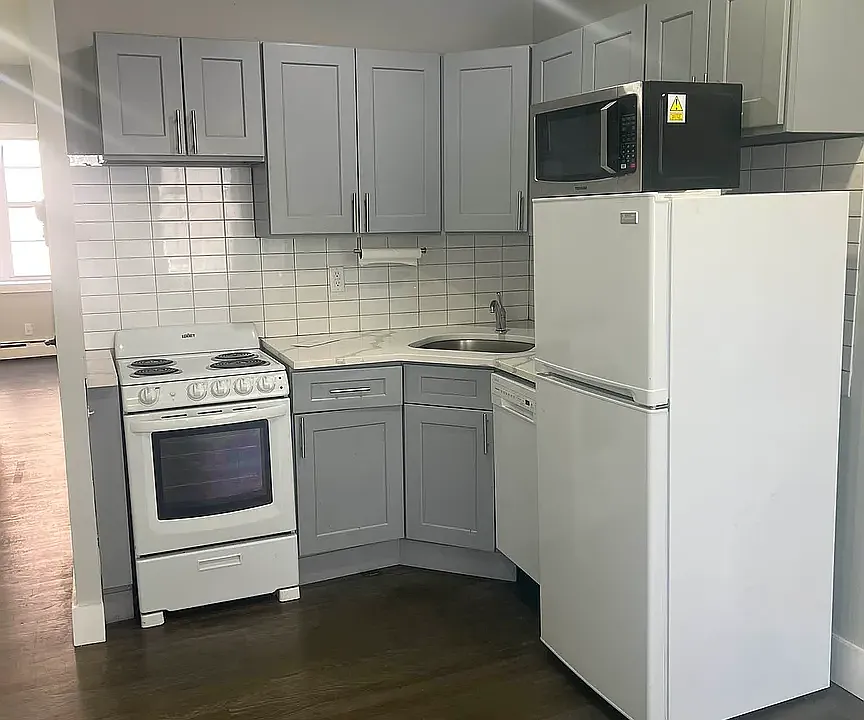 122 Avenue C #2