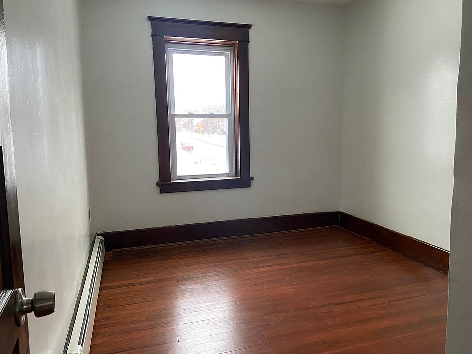 1st image of 926 Niagara St #2A