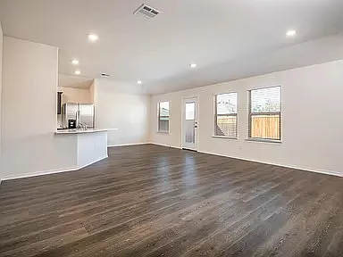 3 bed, 1650 sqft, $1,800 — Photo 4