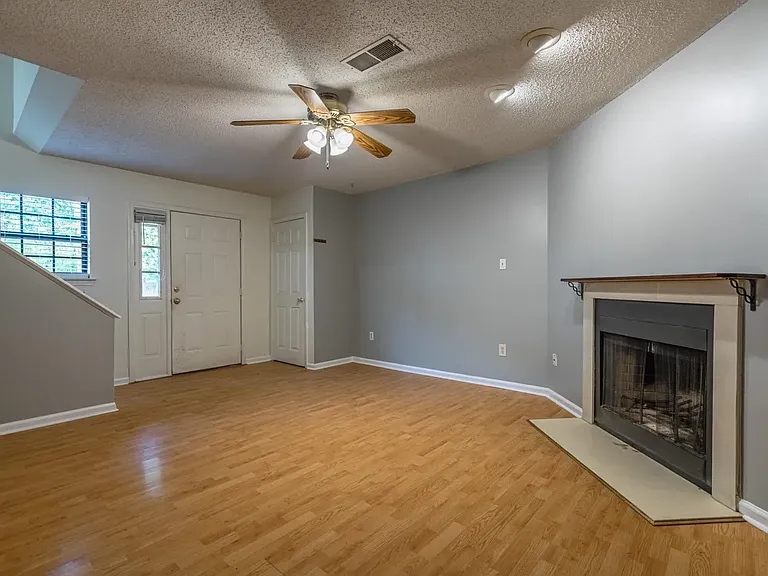 123 Barksdale Ct #123 — Photo 3