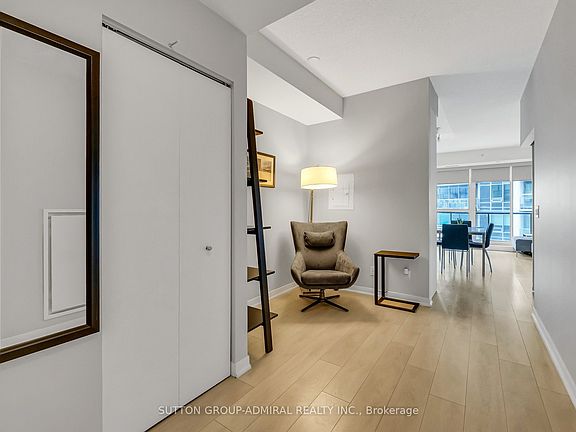 4th image of 51 E Liberty St #1315