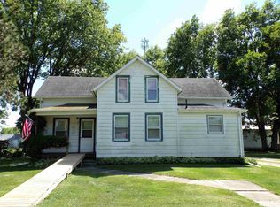 203 E Main St, Altona, IL 61414