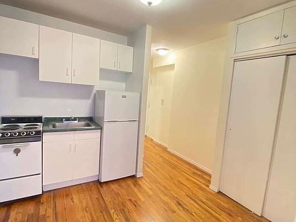 4th image of 417 E 74th St #10