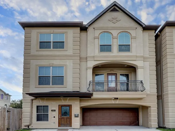 2401 Radcliffe St, Houston, TX 77007