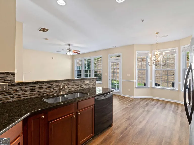 3323 Castleberry Village Cir — Photo 9