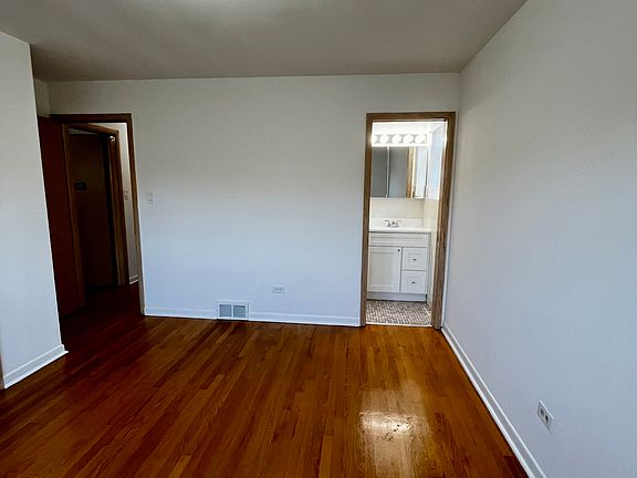 3rd image of 4435 N Newcastle Ave APT 1