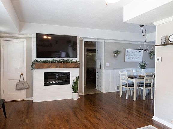 4th image of 800 S Highland Dr