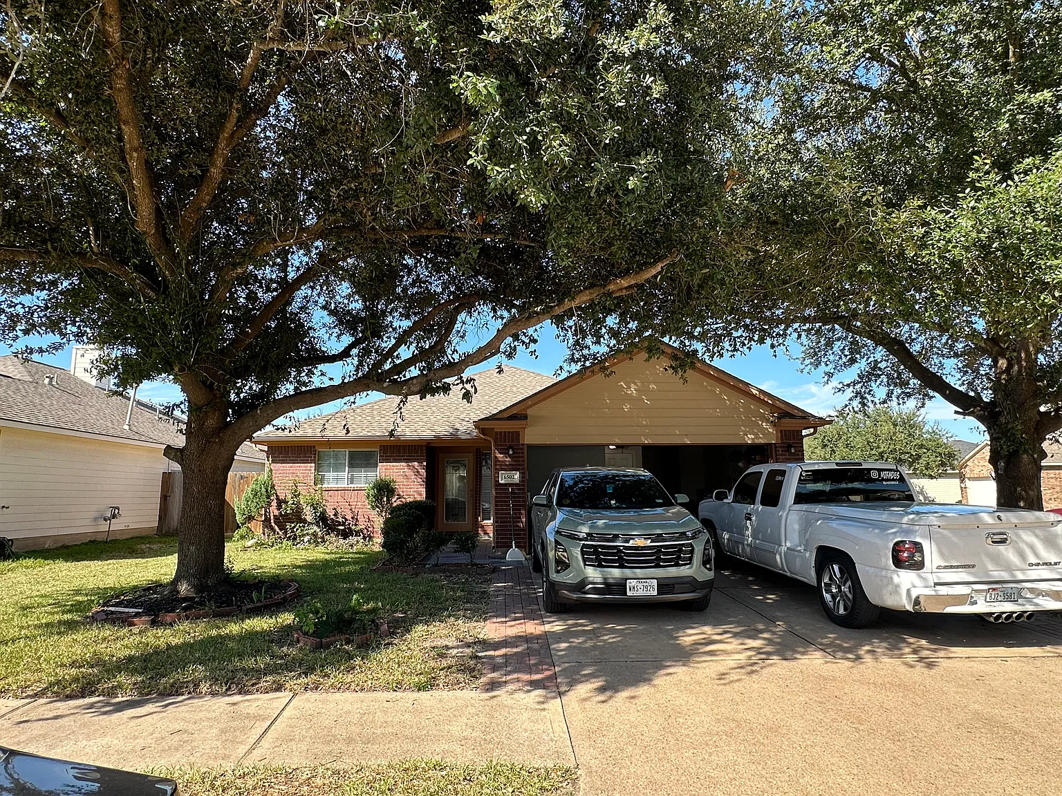 3 bed, 1365 sqft, $1,900 — Photo 1