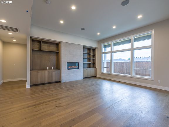 4th image of 16912 NE 28th Way