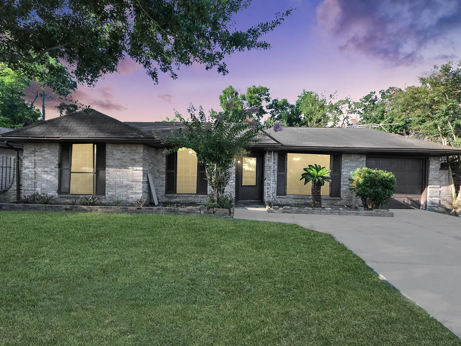 3 bed, 1.5 bath, 1032 sqft, $1,650 — Photo 2