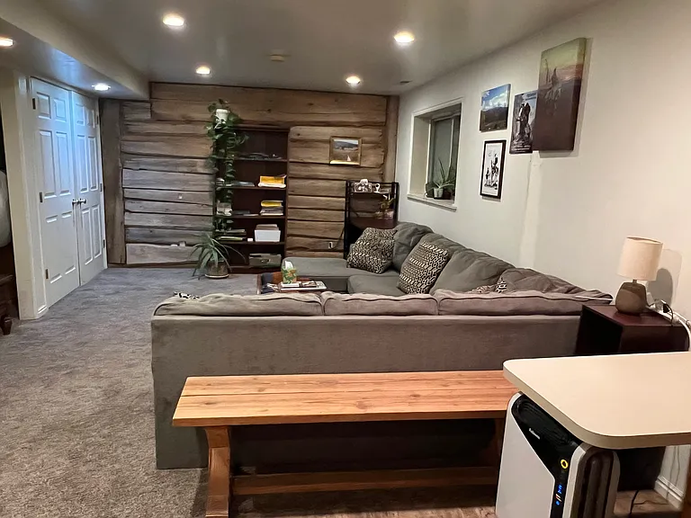 472 W Saddlewood Cir — Photo 2