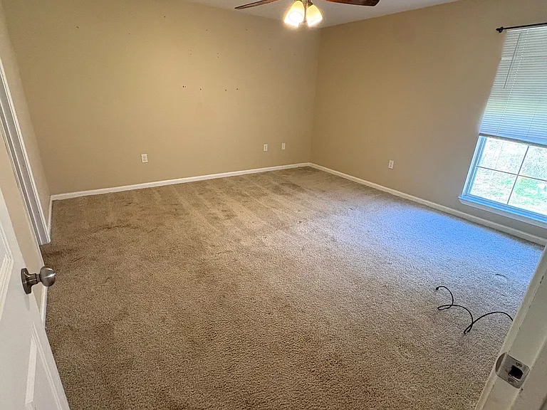 7509 Callahan Dr — Photo 10