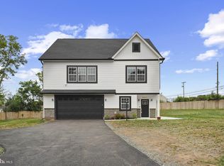 8321 Maplewood Dr, Manassas, VA 20111