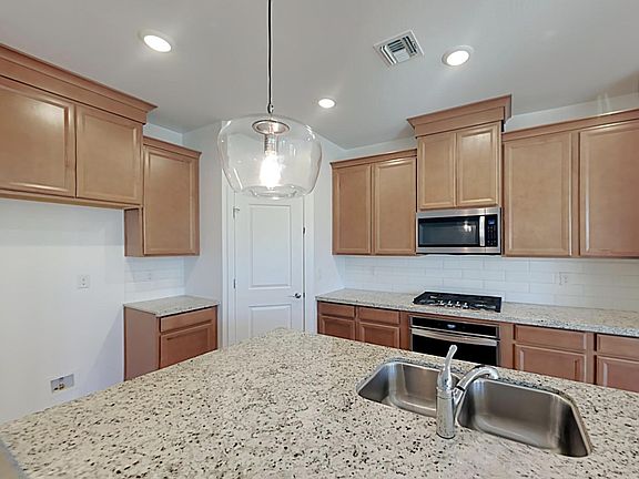 4th image of 14141 W Surrey Dr