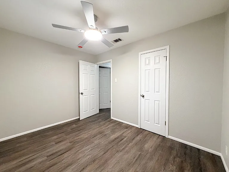 549 NW Hillery St — Photo 19