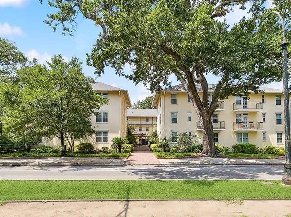 7444 Saint Charles Ave APT 102, New Orleans, LA 70118